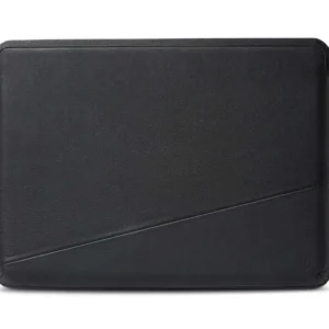 Черен кожен кейс от Decoded за Macbook 16"
