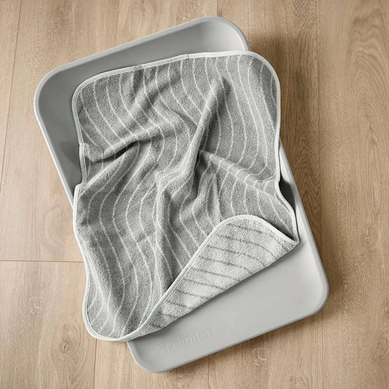 Leander Matty™ changing pad including Hoodie - Pearl Grey