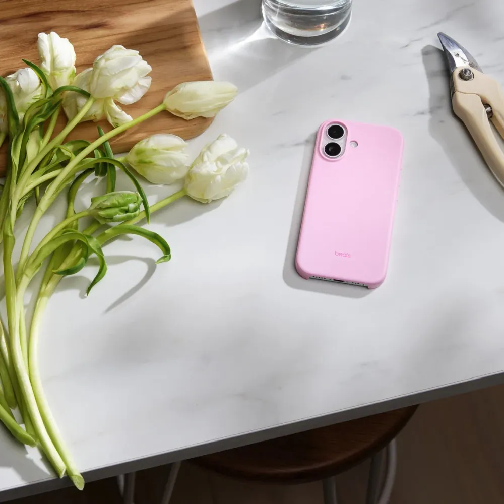 Beats iPhone 17 Case MagSafe and Camera Control — Pebble Pink