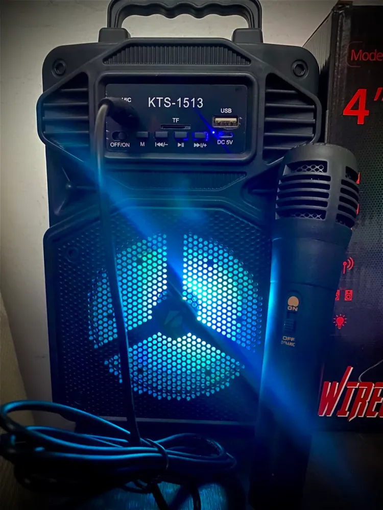 С ПОДАРЪК ! Караоке тонколона с Bluetooth KTS-1513 4'' и микрофон